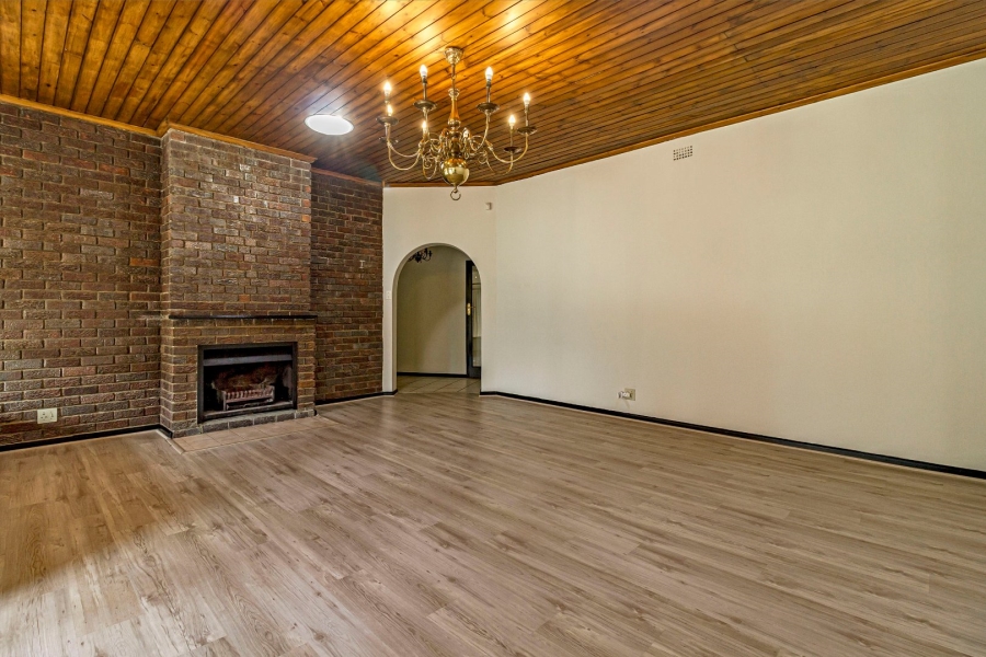 8 Bedroom Property for Sale in Helderberg Estate Western Cape